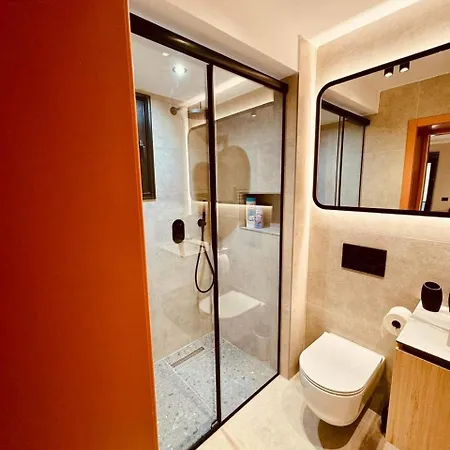 Lili's Center * Тирана